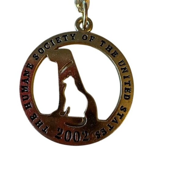 The Humane Society Of The United States 2002 Gold-Tone Metal Keychain With Dog & - Picture 2 of 6